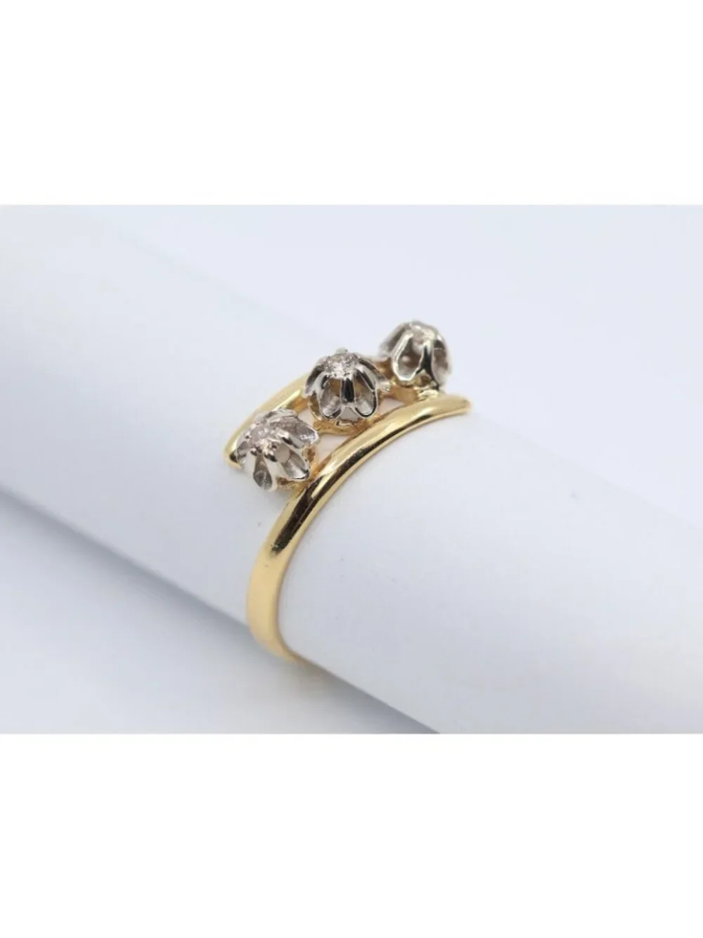 Unique 18K Two Tone Multi Color Gold Designer 3 Stone Diamond Ring - Size 7.50